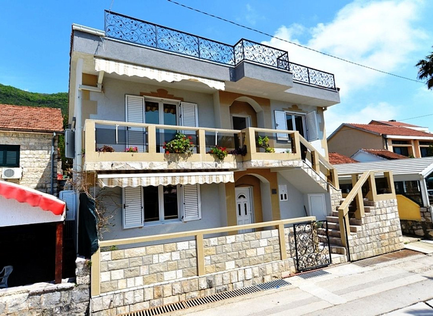 Дом в Херцег-Нови, Черногория, 300 м2