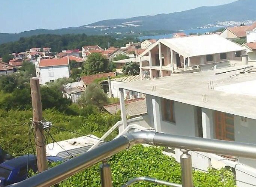 Квартира в Тивате, Черногория, 100 м2