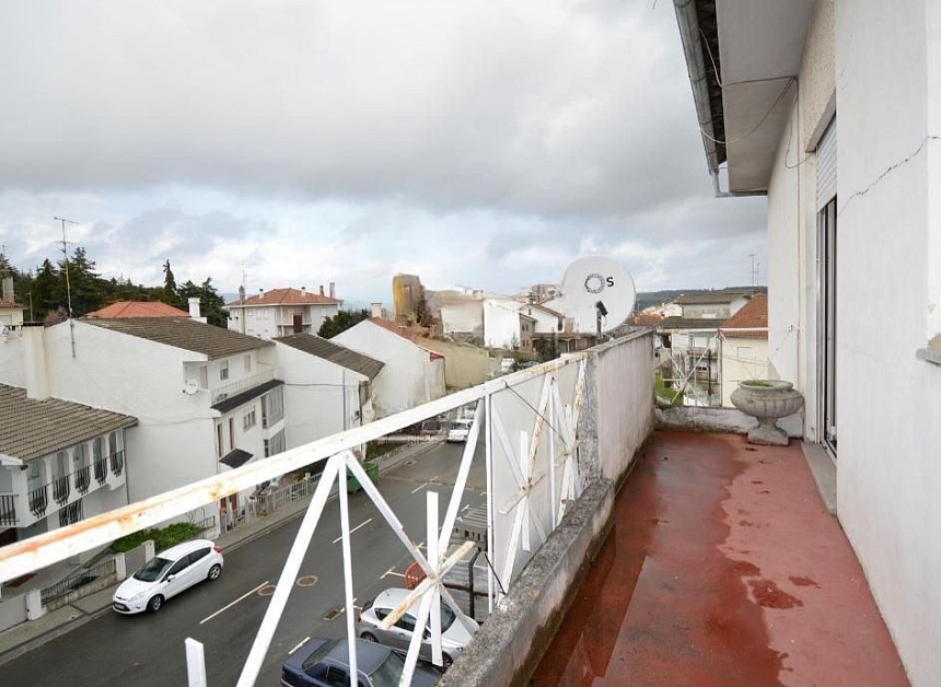 Квартира в Брагансе, Португалия, 77 м2
