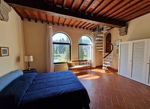 Дом во Флоренции, Италия, 1 047 м2