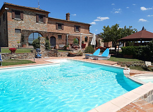 Дом в Фояно-делла-Кьяне, Италия, 459 м2