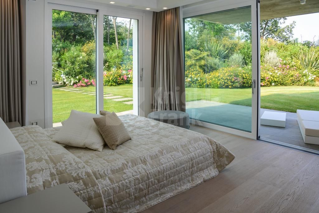 Апартаменты у озера Гарда, Италия, 271 м2 фото 2