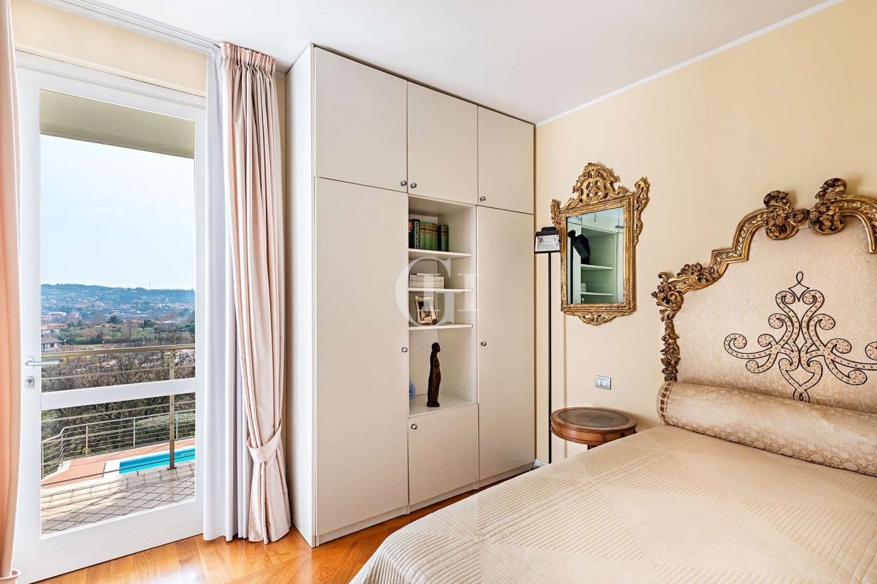Вилла у озера Гарда, Италия, 550 м2 фото 5