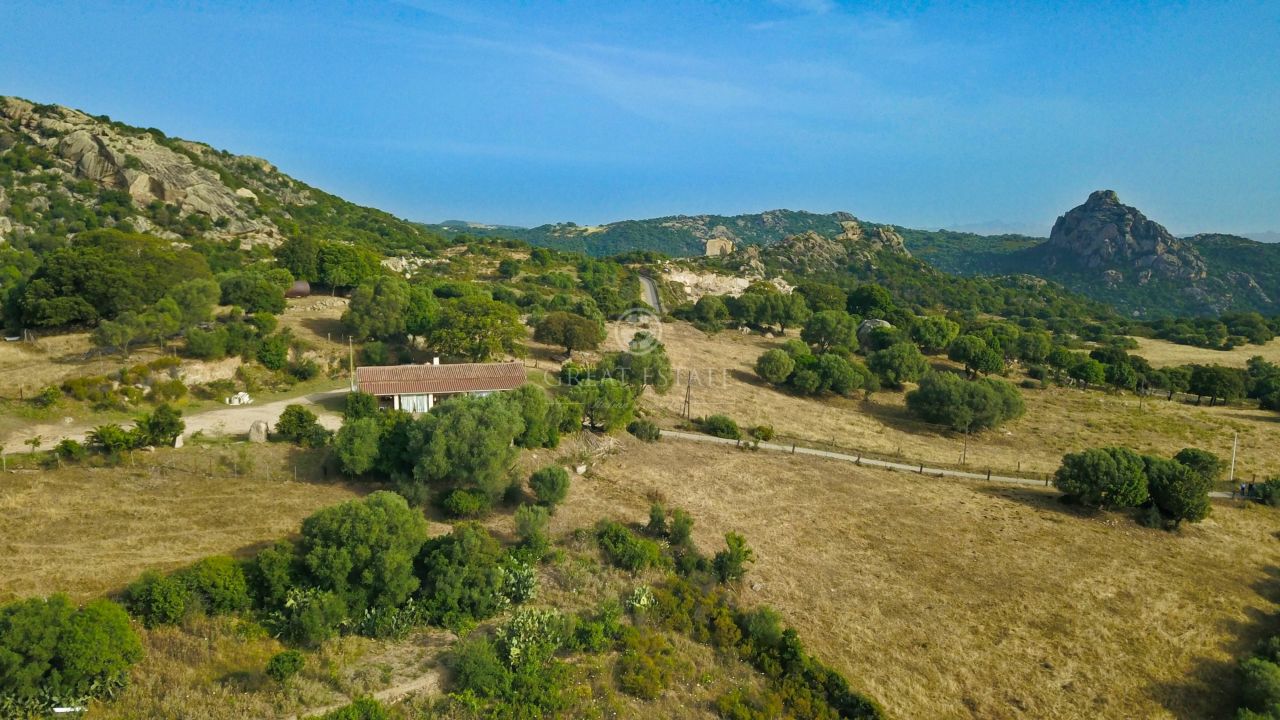 Дом в Сассари, Италия, 379 м2 фото 1