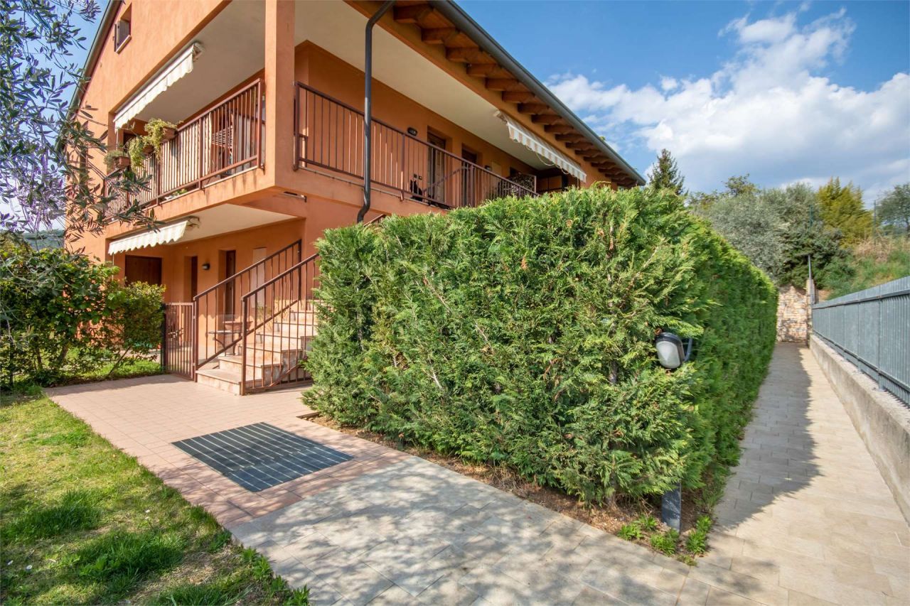 Апартаменты у озера Гарда, Италия, 100 м2 фото 1