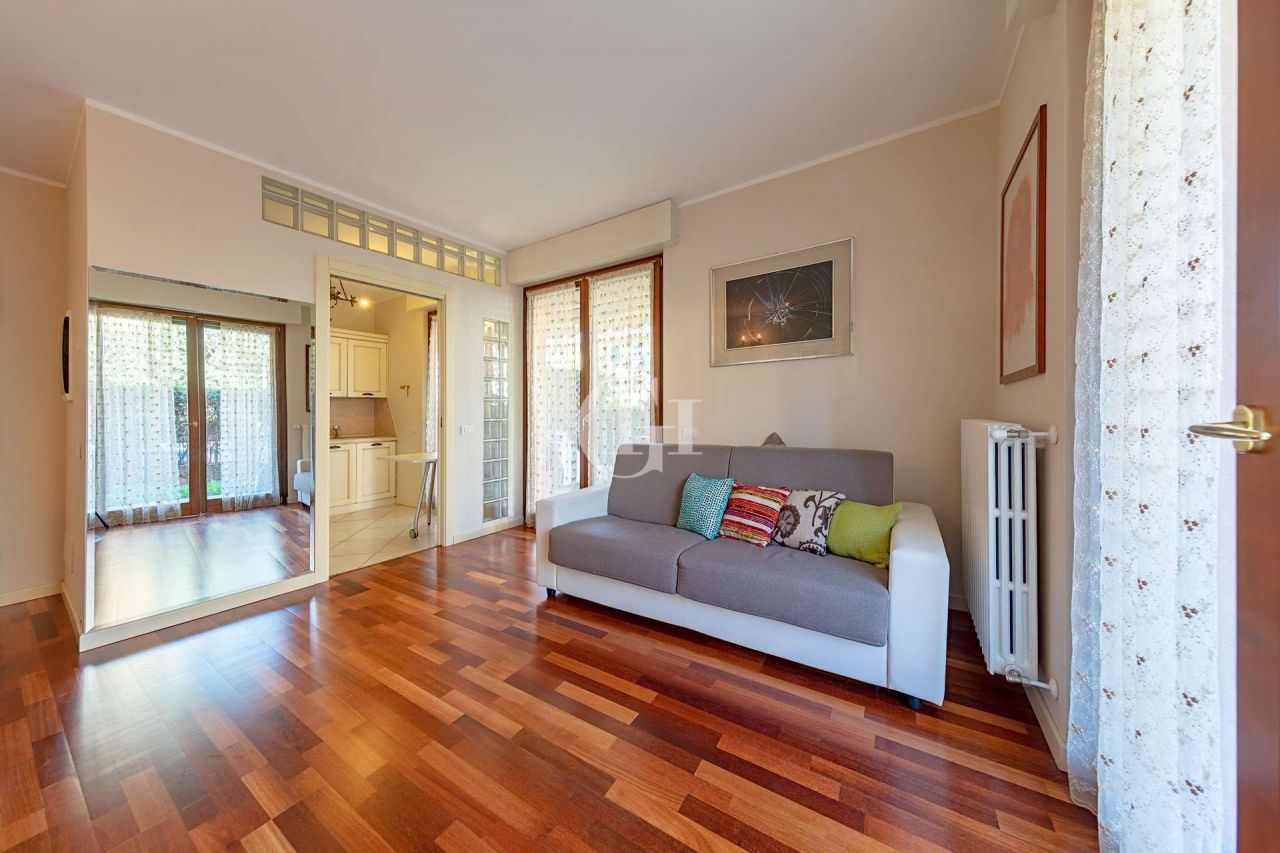 Апартаменты у озера Гарда, Италия, 128 м2 фото 2