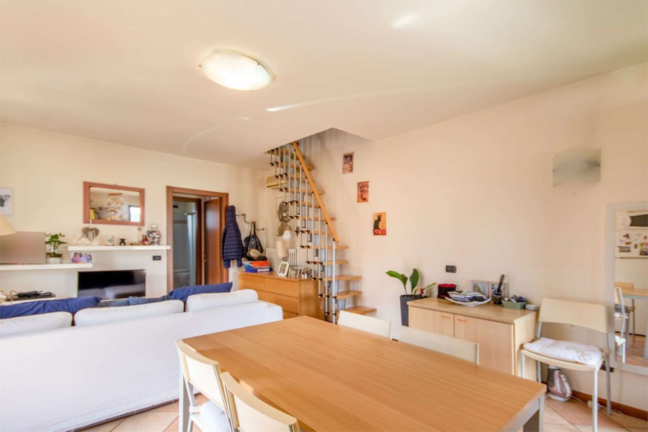 Апартаменты у озера Гарда, Италия, 100 м2 фото 5