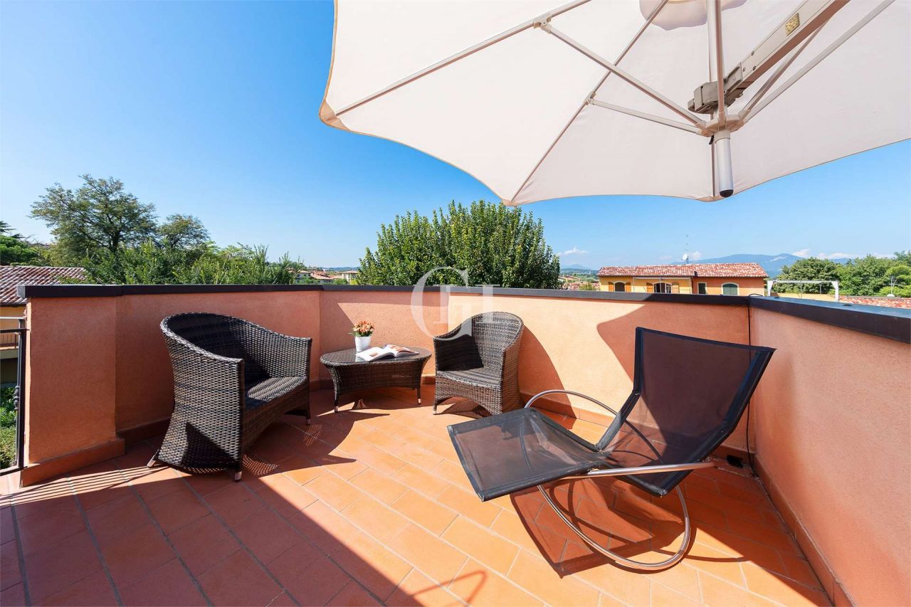 Апартаменты у озера Гарда, Италия, 120 м2 фото 2