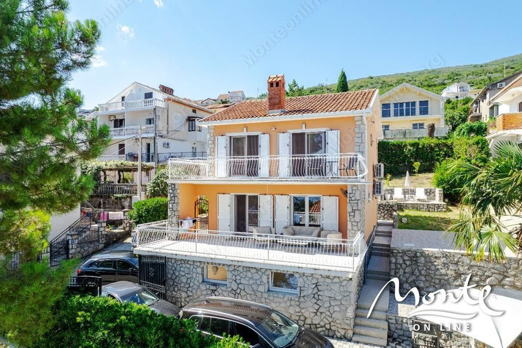 Дом в Тивате, Черногория, 142 м2 фото 1