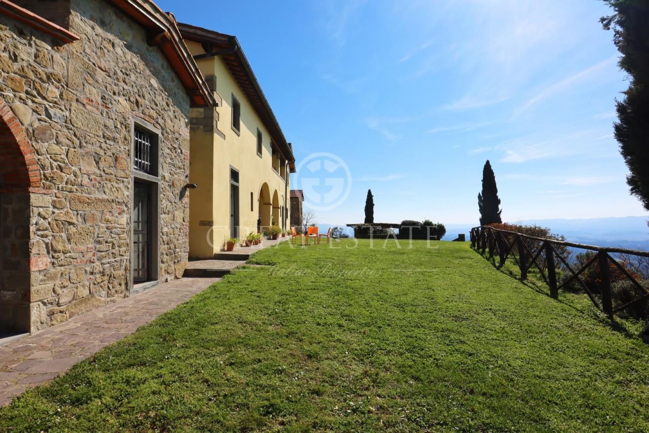 Дом Loro Ciuffenna, Италия, 395 м2 фото 3
