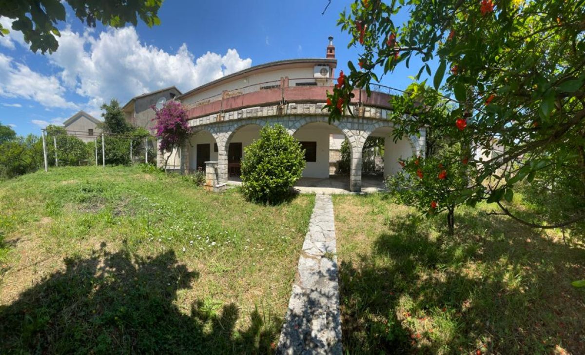 Дом в Херцег-Нови, Черногория, 196 м2 фото 1