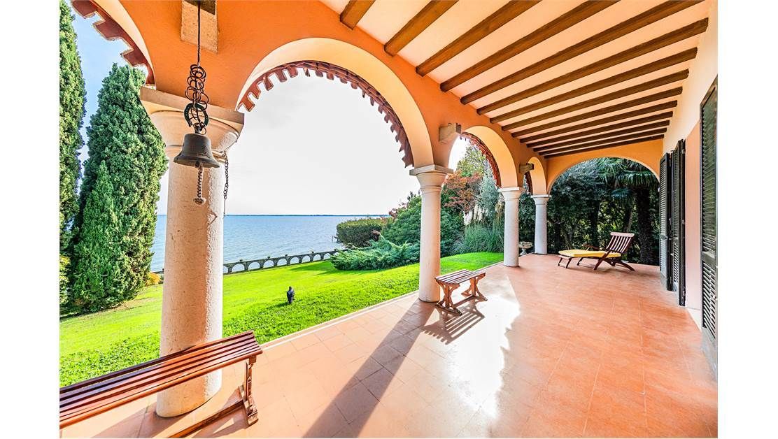 Вилла у озера Гарда, Италия, 450 м2 фото 3