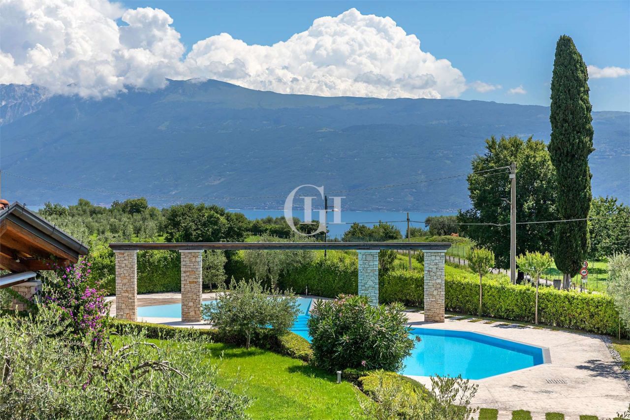 Апартаменты у озера Гарда, Италия, 75 м2 фото 4