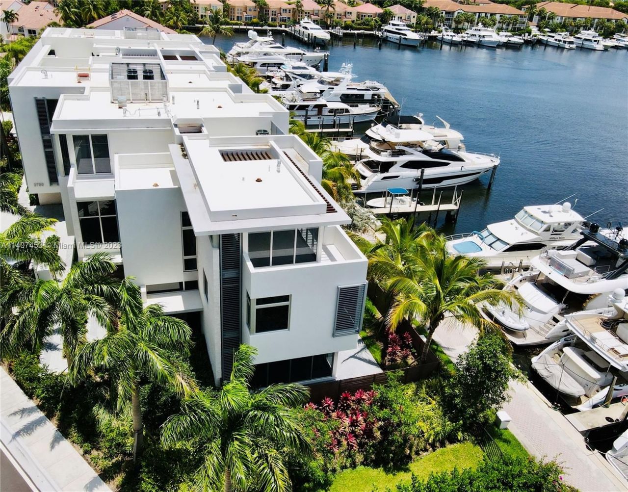 Таунхаус в Майами, США, 350 м2 фото 1