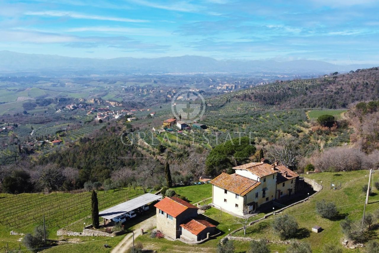 Дом Loro Ciuffenna, Италия, 395 м2 фото 2