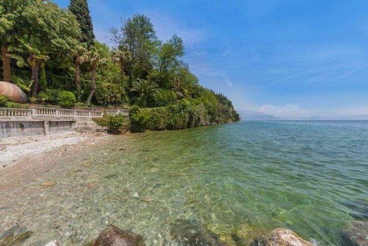 Вилла у озера Гарда, Италия, 800 м2 фото 5