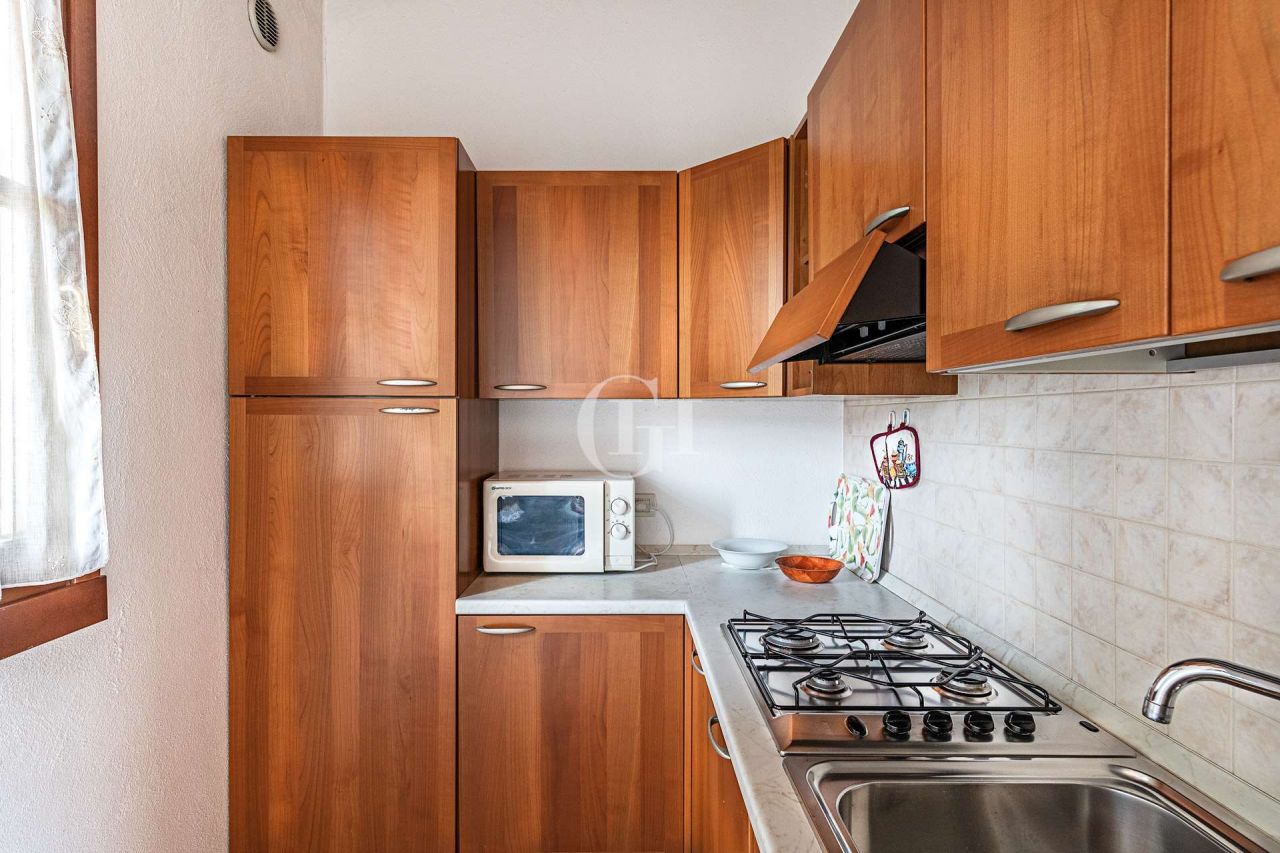 Апартаменты у озера Гарда, Италия, 65 м2 фото 3
