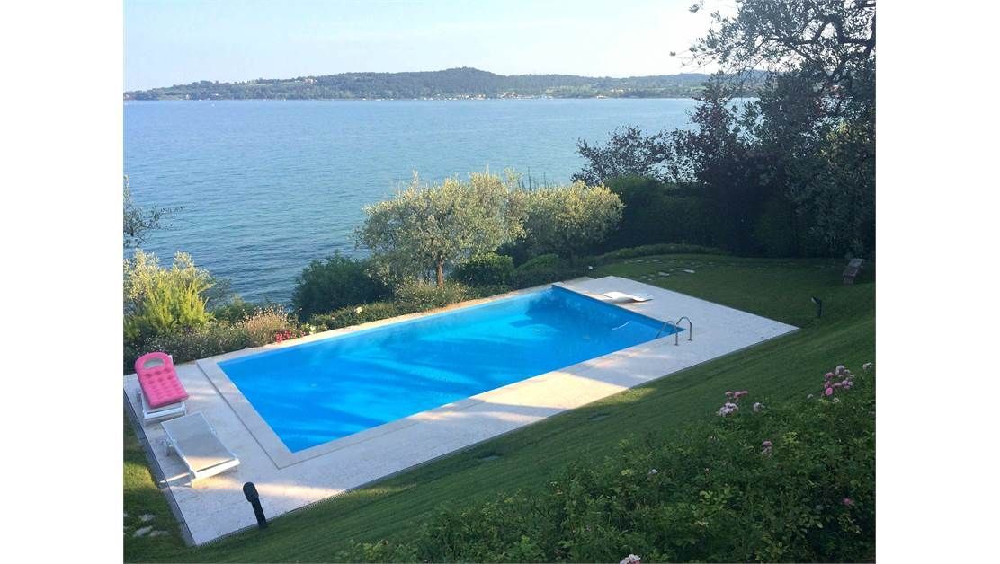 Вилла у озера Гарда, Италия, 750 м2 фото 2