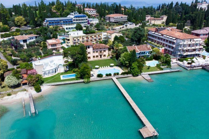 Дом у озера Гарда, Италия, 500 м2 фото 1