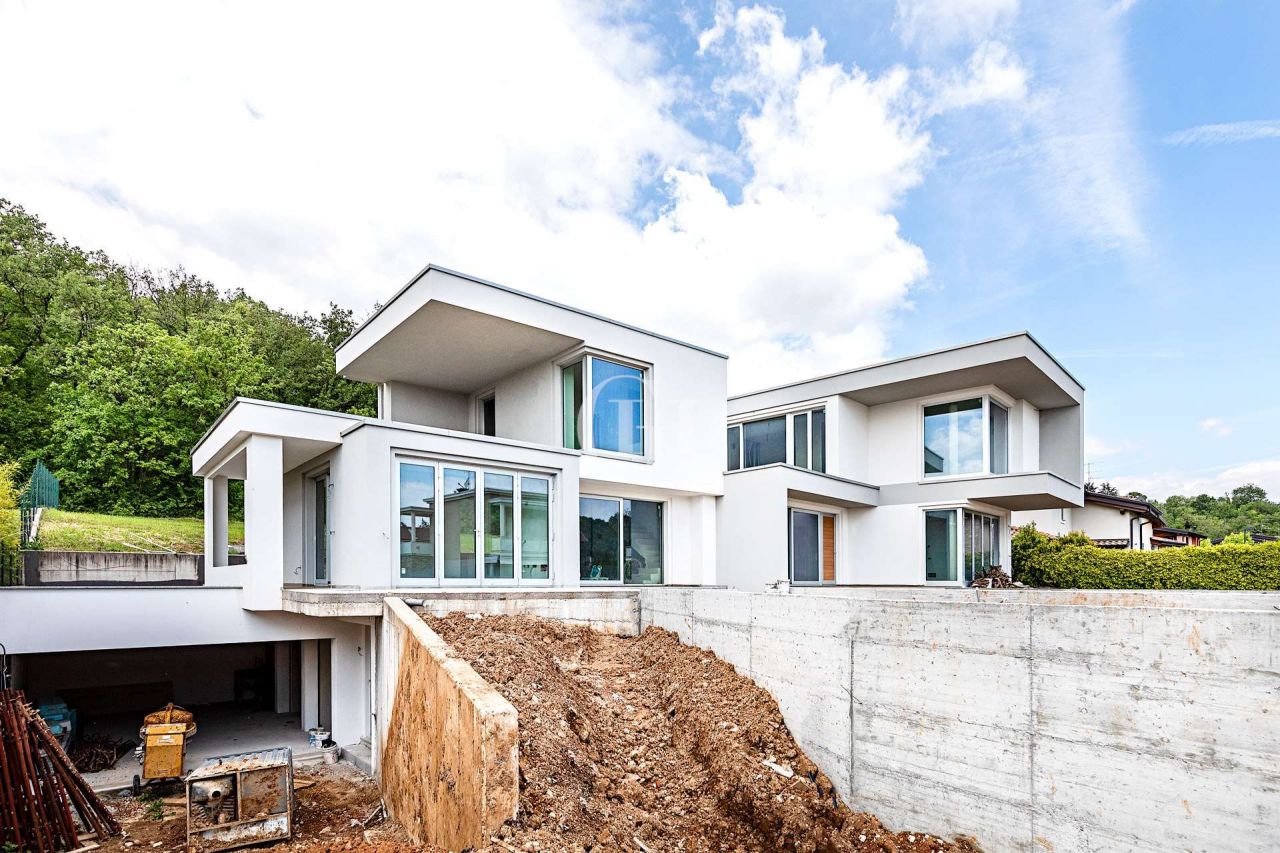 Вилла у озера Гарда, Италия, 300 м2 фото 1