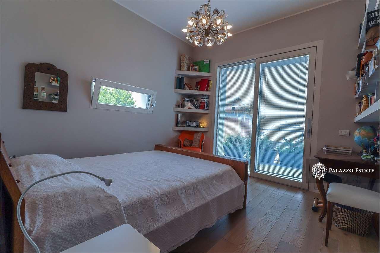 Вилла в Дезенцано-дель-Гарда, Италия, 500 м2 фото 5
