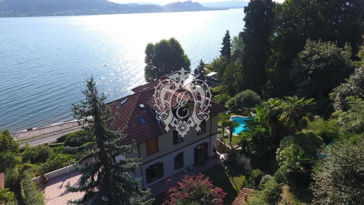 Вилла в Мейне, Италия, 400 м2 фото 1