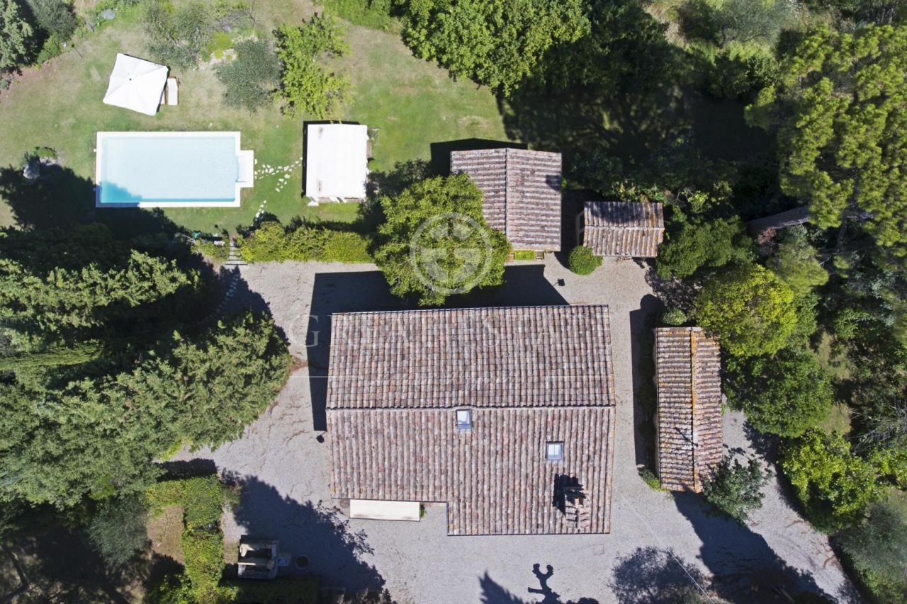 Дом в Четоне, Италия, 417 м2 фото 2