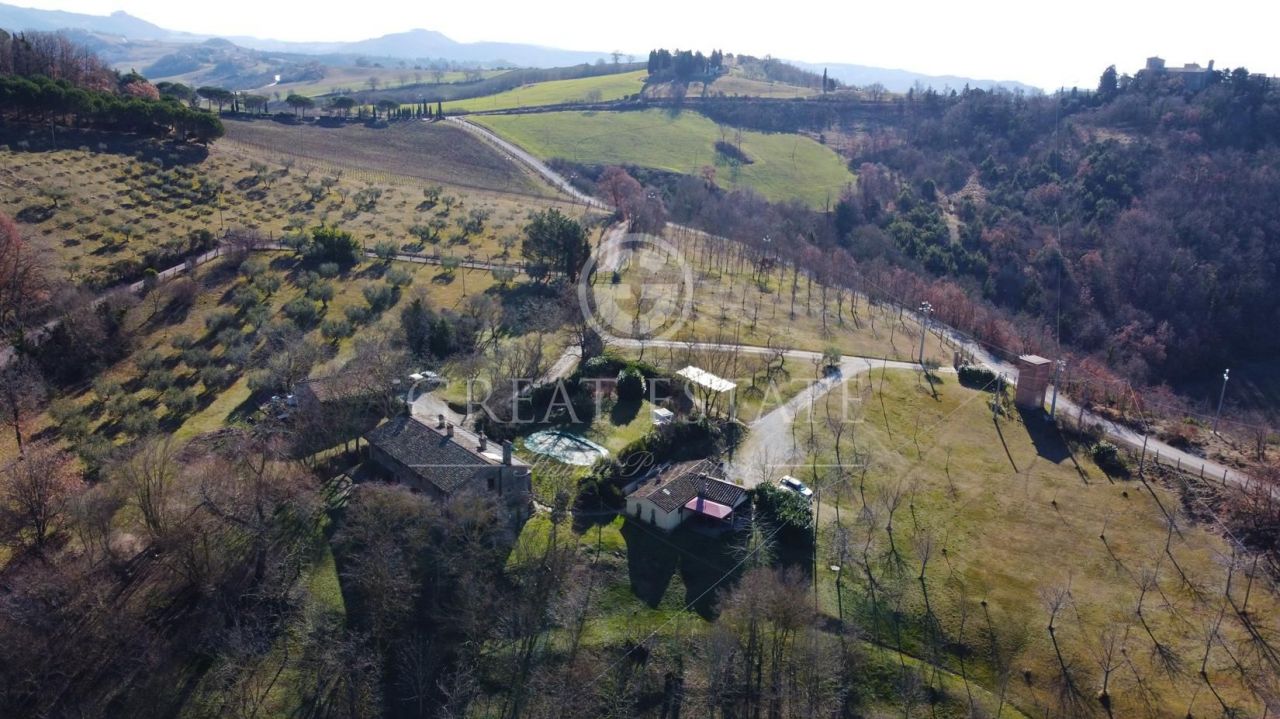 Дом в Губбио, Италия, 410 м2 фото 5