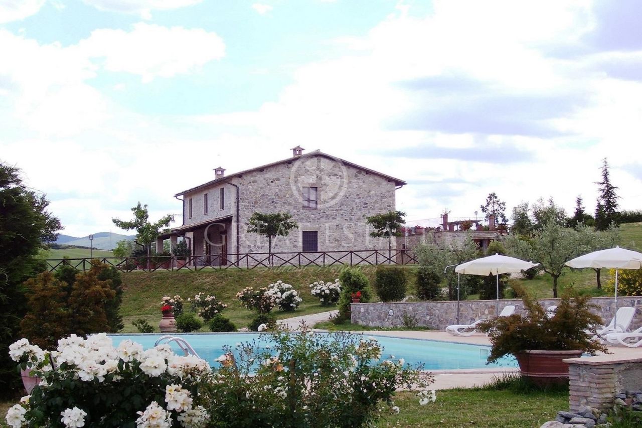 Дом в Фабро, Италия, 355.95 м2 фото 1