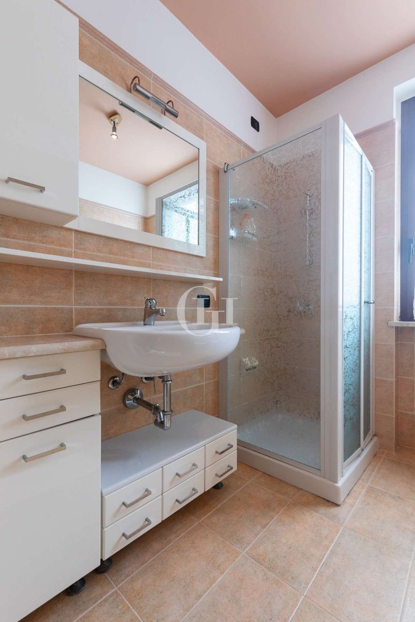 Апартаменты у озера Гарда, Италия, 45 м2 фото 4
