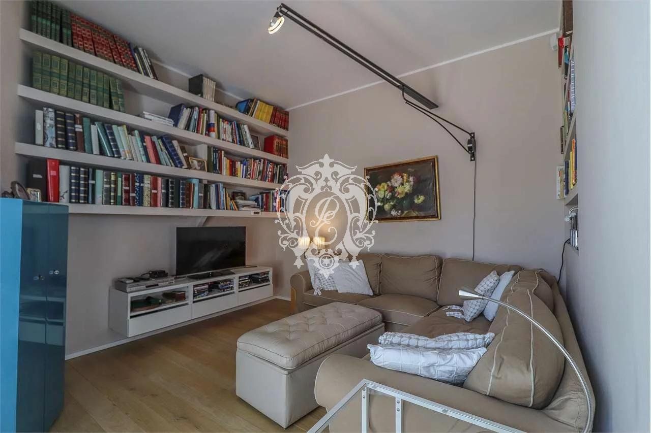 Вилла в Дезенцано-дель-Гарда, Италия, 500 м2 фото 2