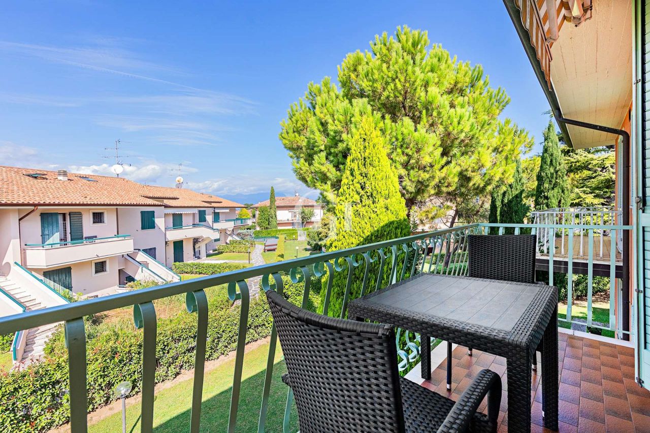 Квартира у озера Гарда, Италия, 70 м2 фото 4