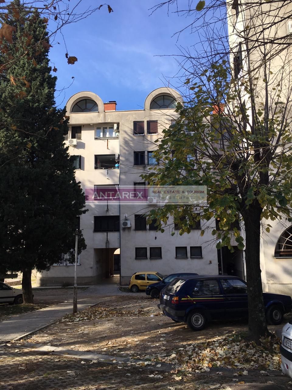 Апартаменты в Тивате, Черногория, 55 м2 фото 1