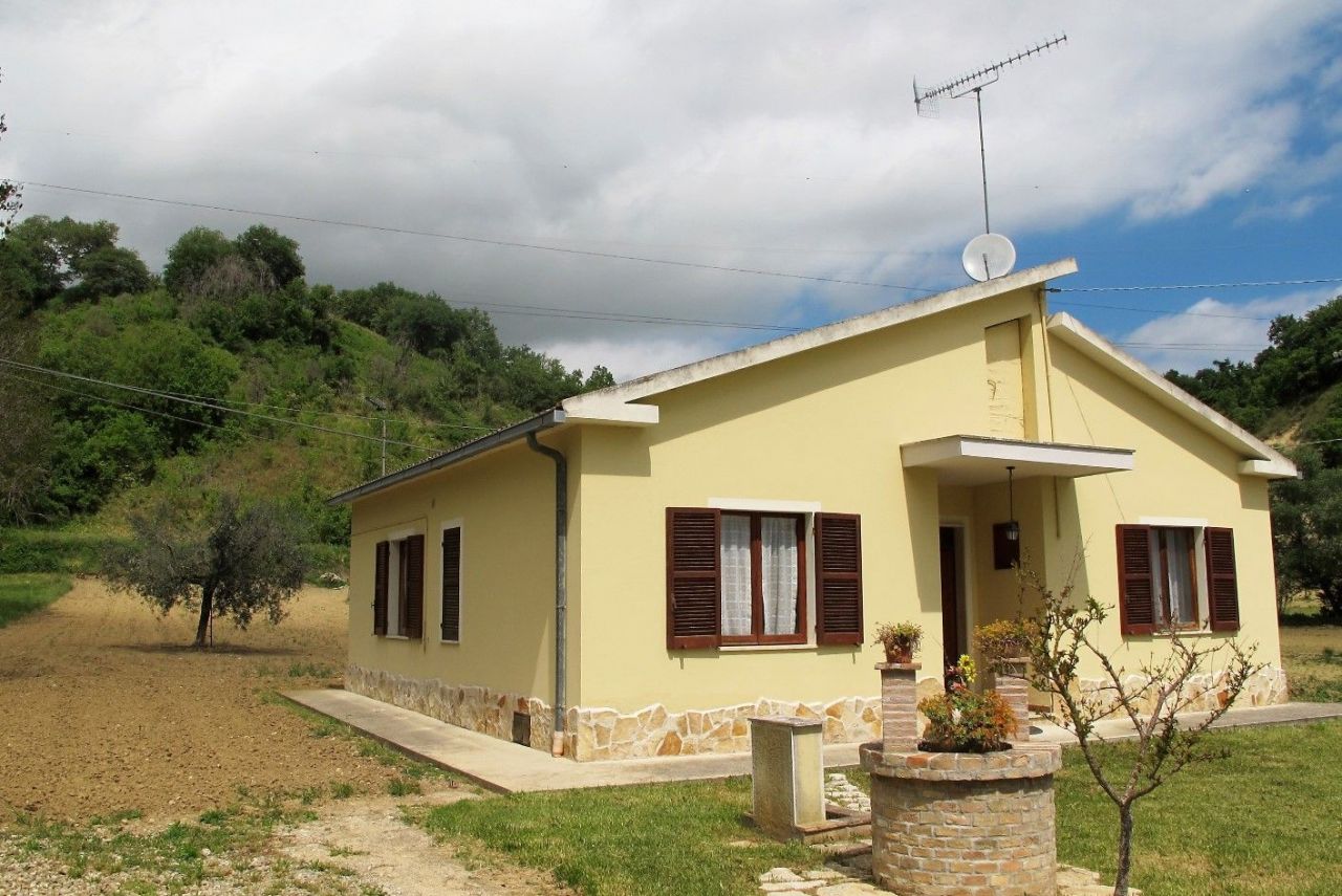 Дом в Пенне, Италия, 95 м2 фото 1