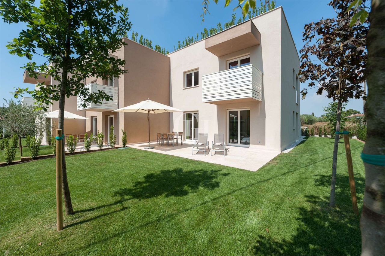 Апартаменты у озера Гарда, Италия, 87 м2 фото 2