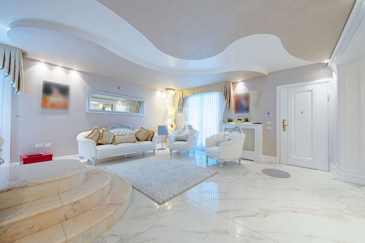 Вилла у озера Гарда, Италия, 230 м2 фото 2