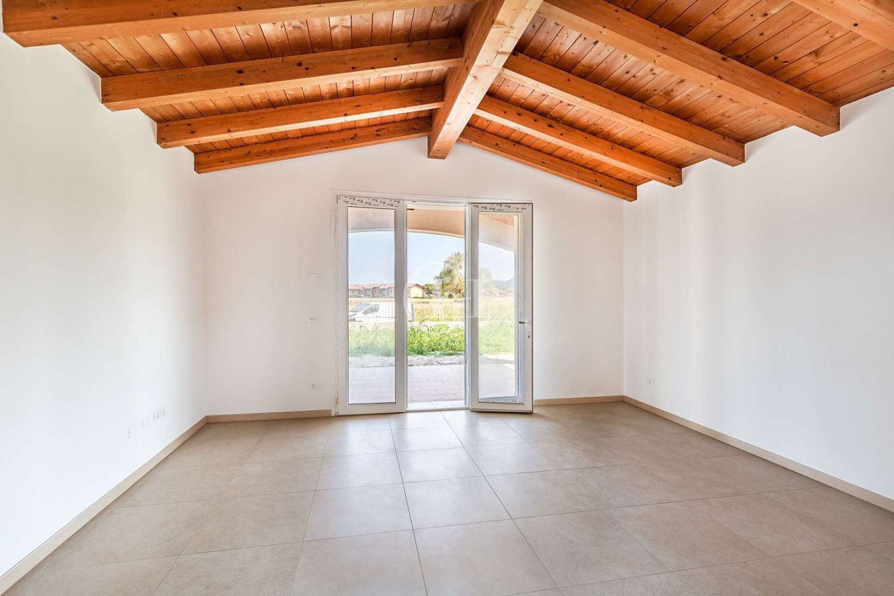 Таунхаус у озера Гарда, Италия, 100 м2 фото 3