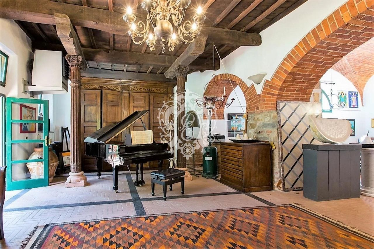 Дом в Кастаньето-Кардуччи, Италия, 650 м2 фото 2