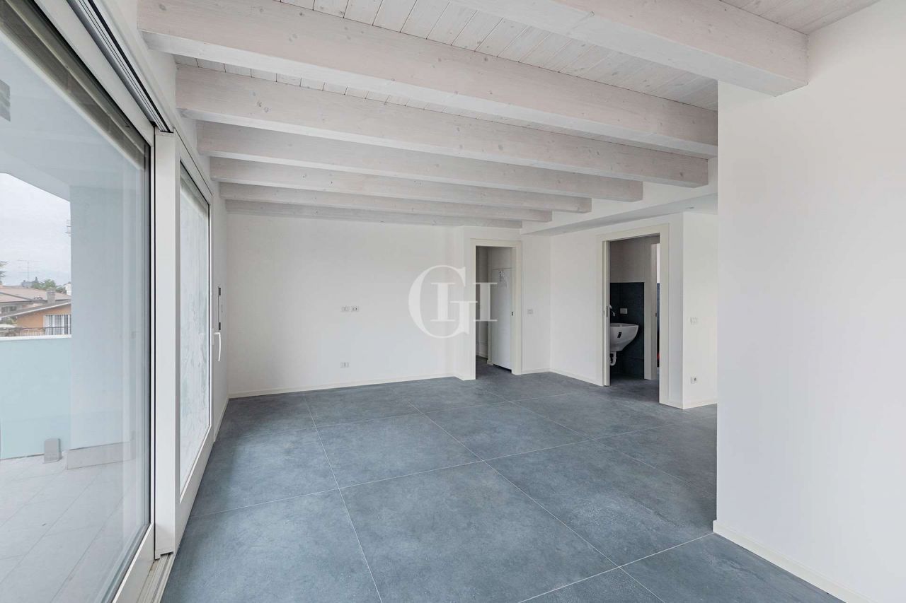 Пентхаус у озера Гарда, Италия, 220 м2 фото 4