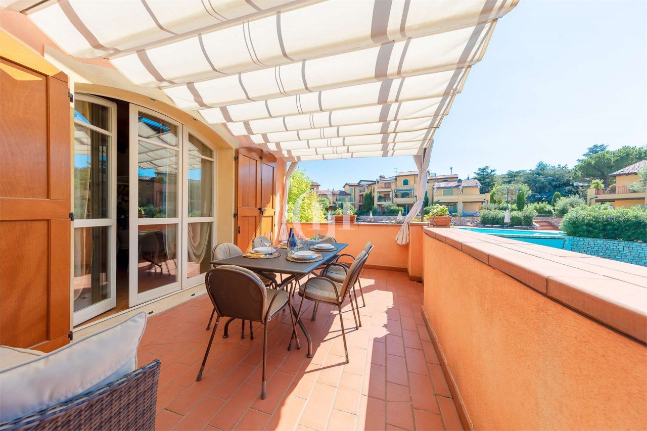 Квартира у озера Гарда, Италия, 120 м2 фото 1