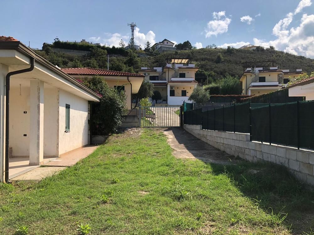 Вилла в Дзамброне, Италия, 75 м2 фото 2