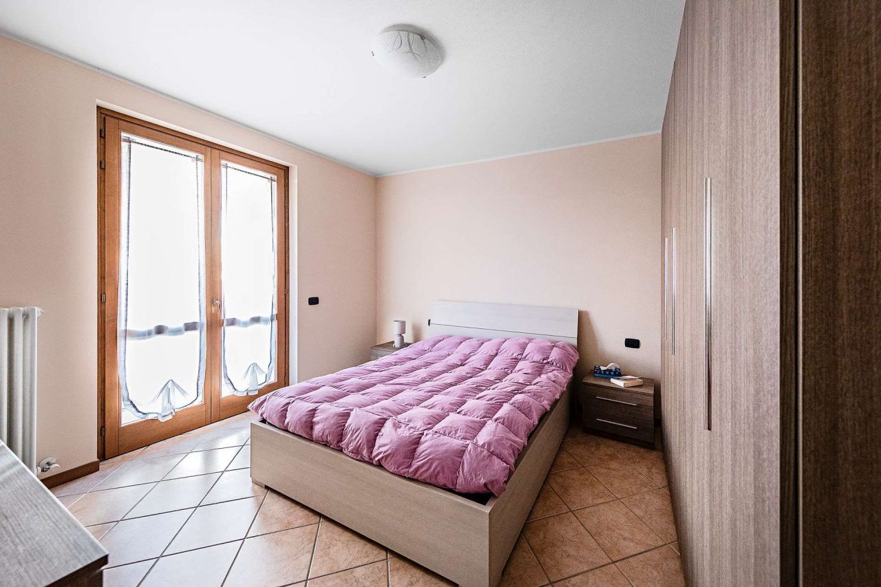 Квартира у озера Гарда, Италия, 55 м2 фото 5