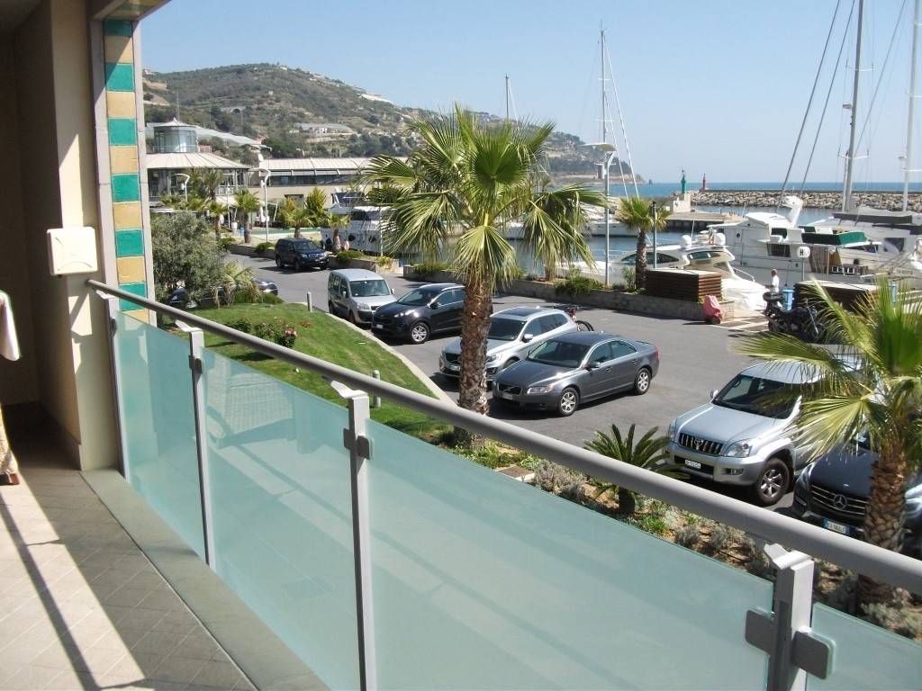 Апартаменты в Арма ди Таджа, Италия, 91 м2 фото 1