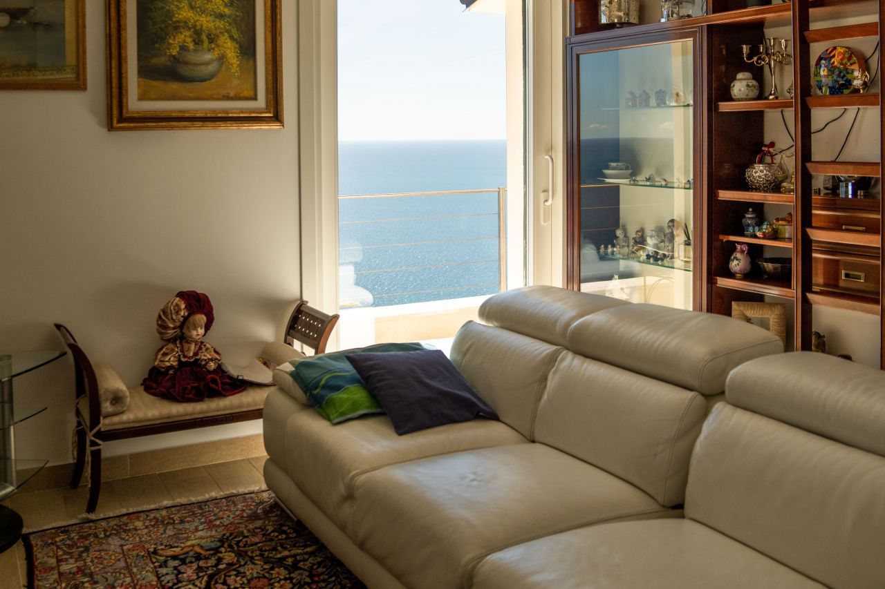 Вилла в Сан-Ремо, Италия, 300 м2 фото 2