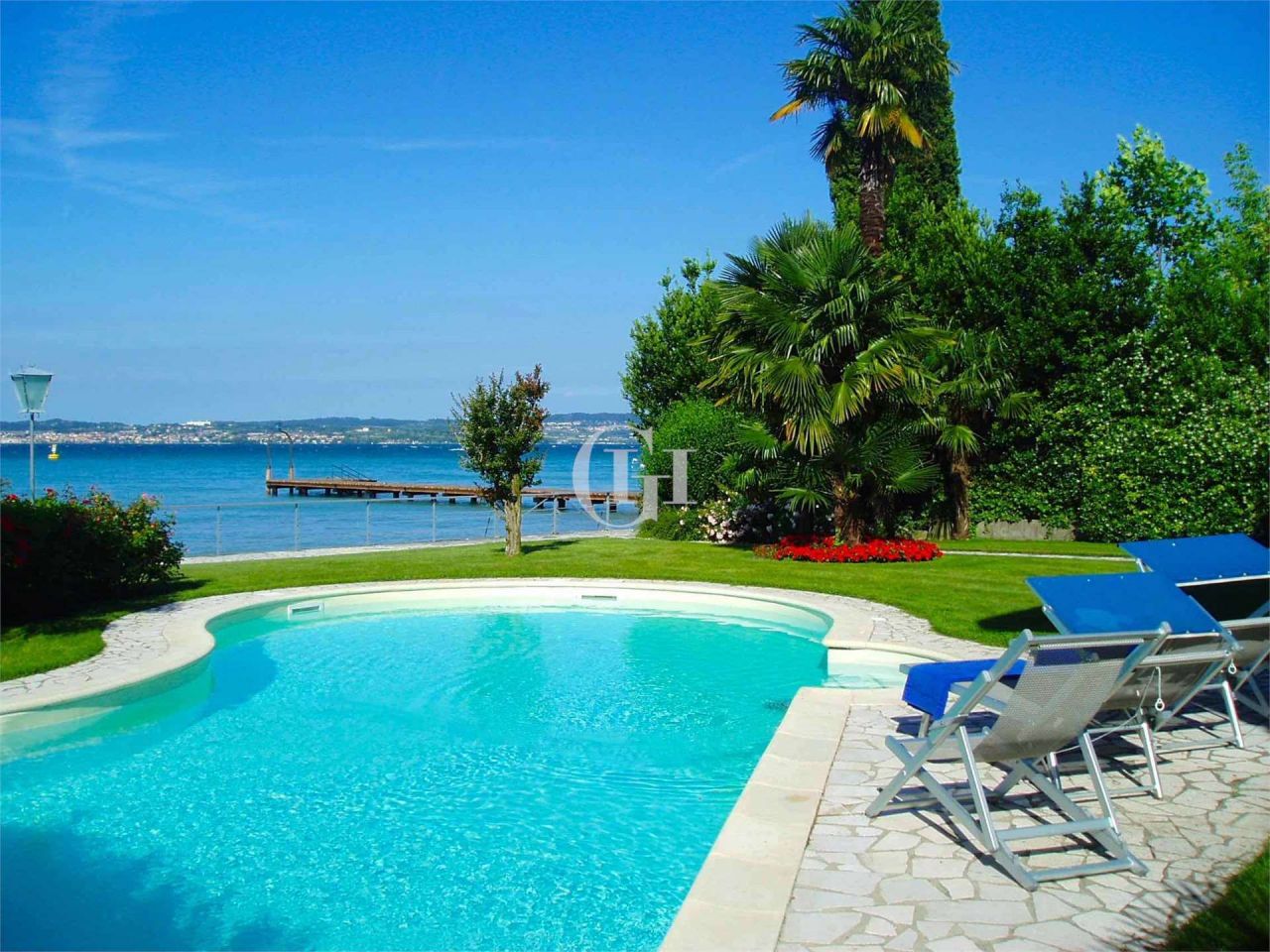 Вилла у озера Гарда, Италия, 450 м2 фото 1