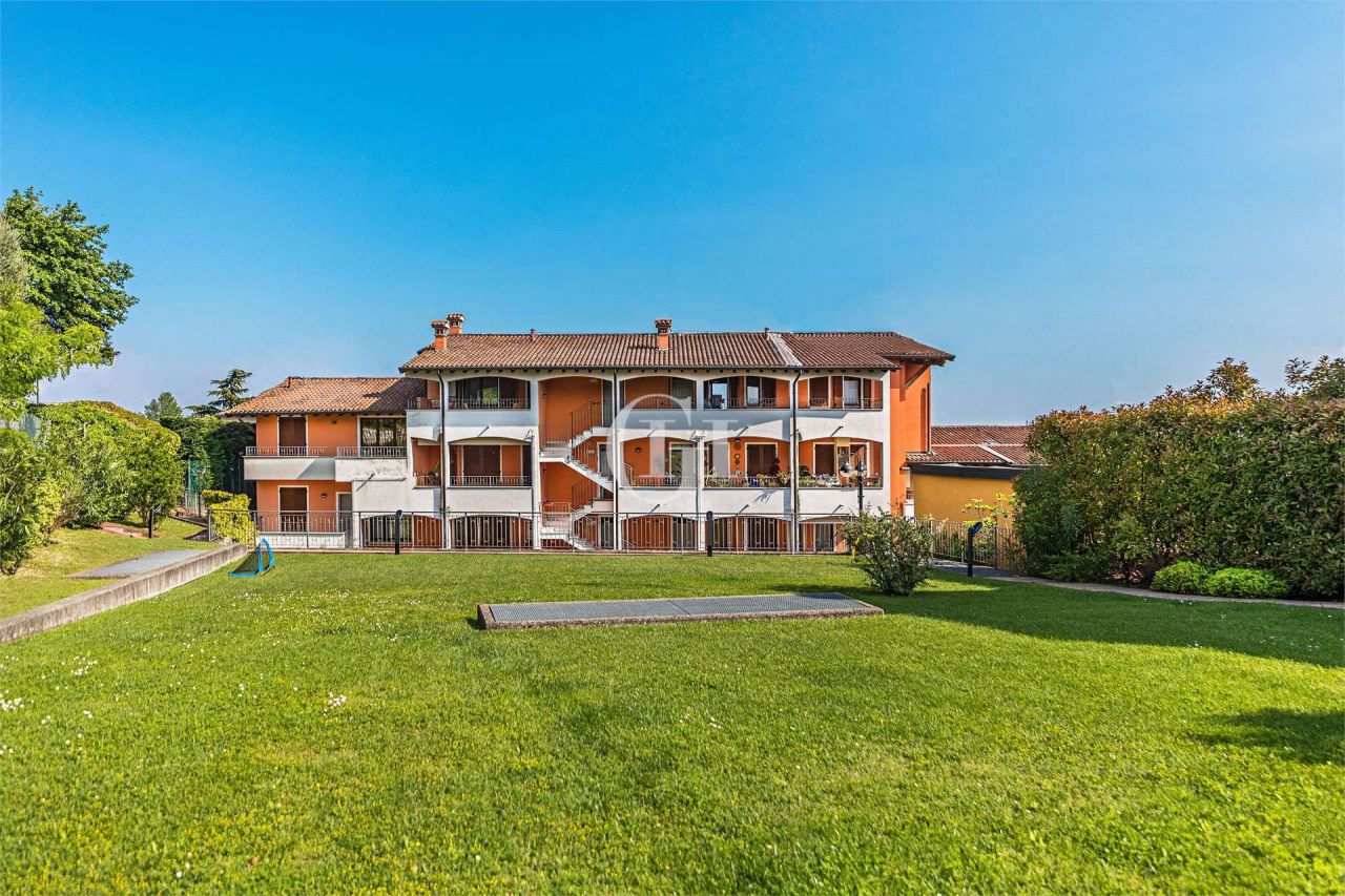 Квартира у озера Гарда, Италия, 60 м2 фото 2