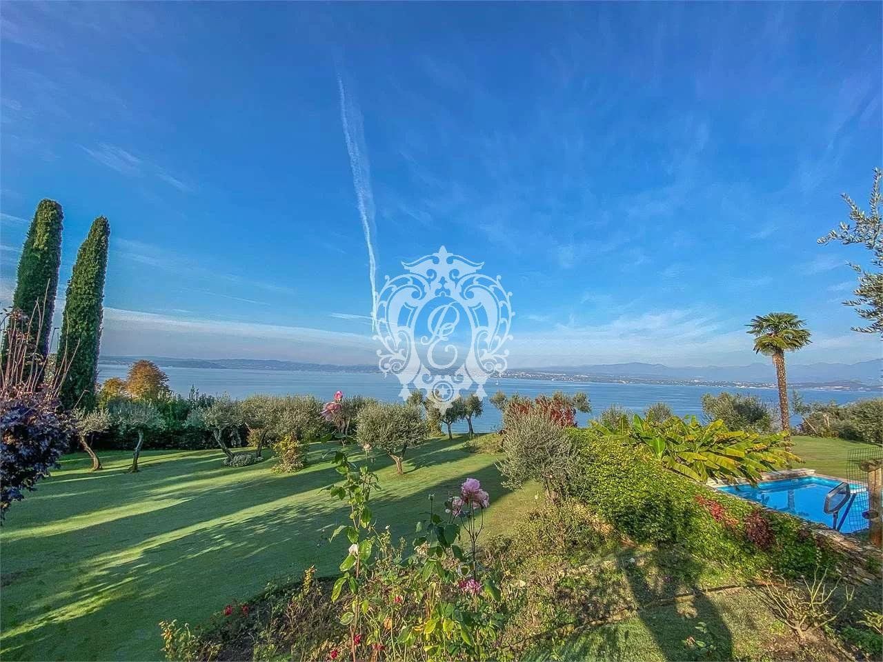 Вилла в Сирмионе, Италия, 650 м2 фото 1