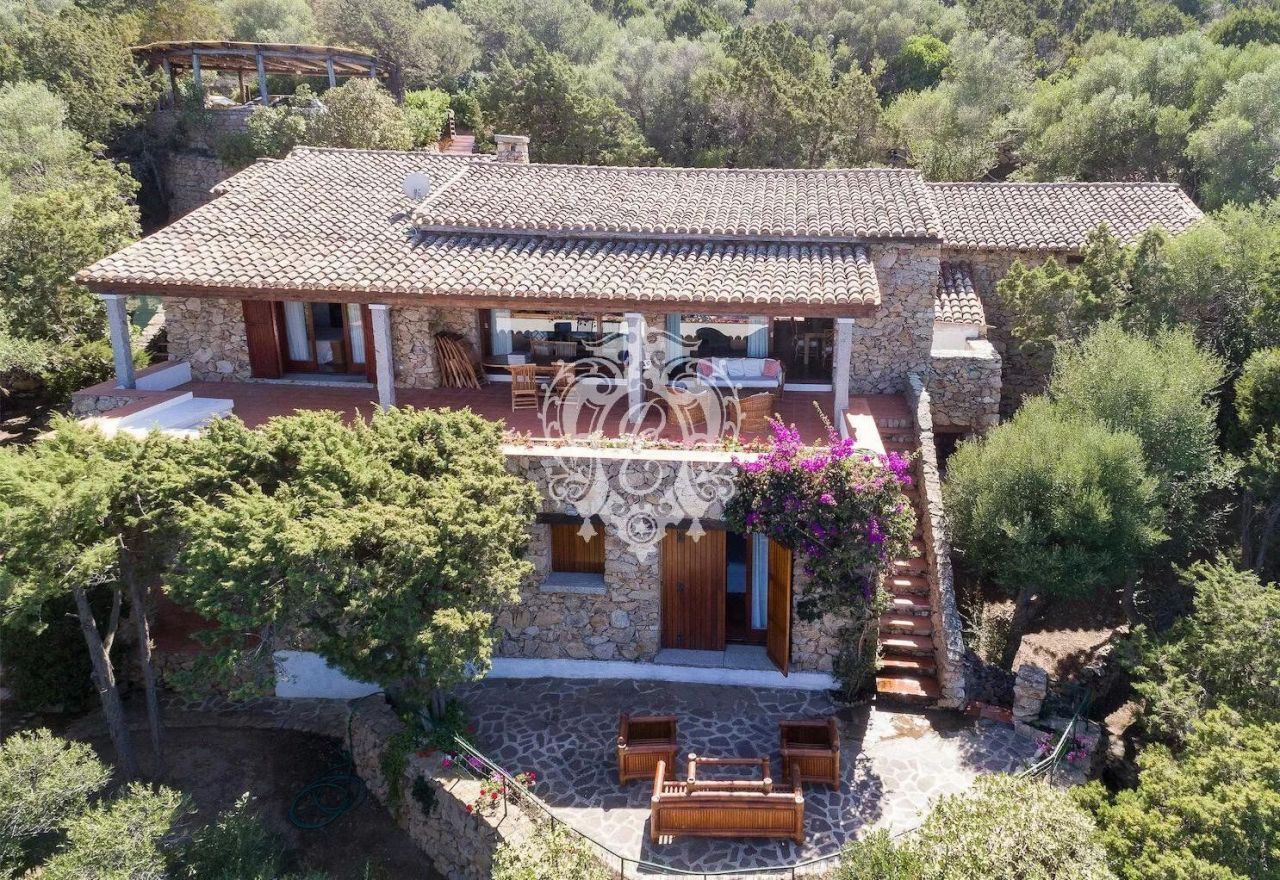 Вилла в Ольбии, Италия, 400 м2 фото 4