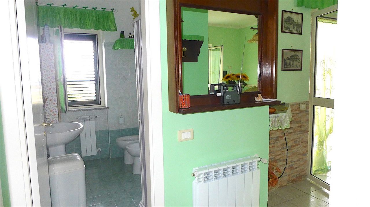 Таунхаус в Прая-а-Маре, Италия, 110 м2 фото 2