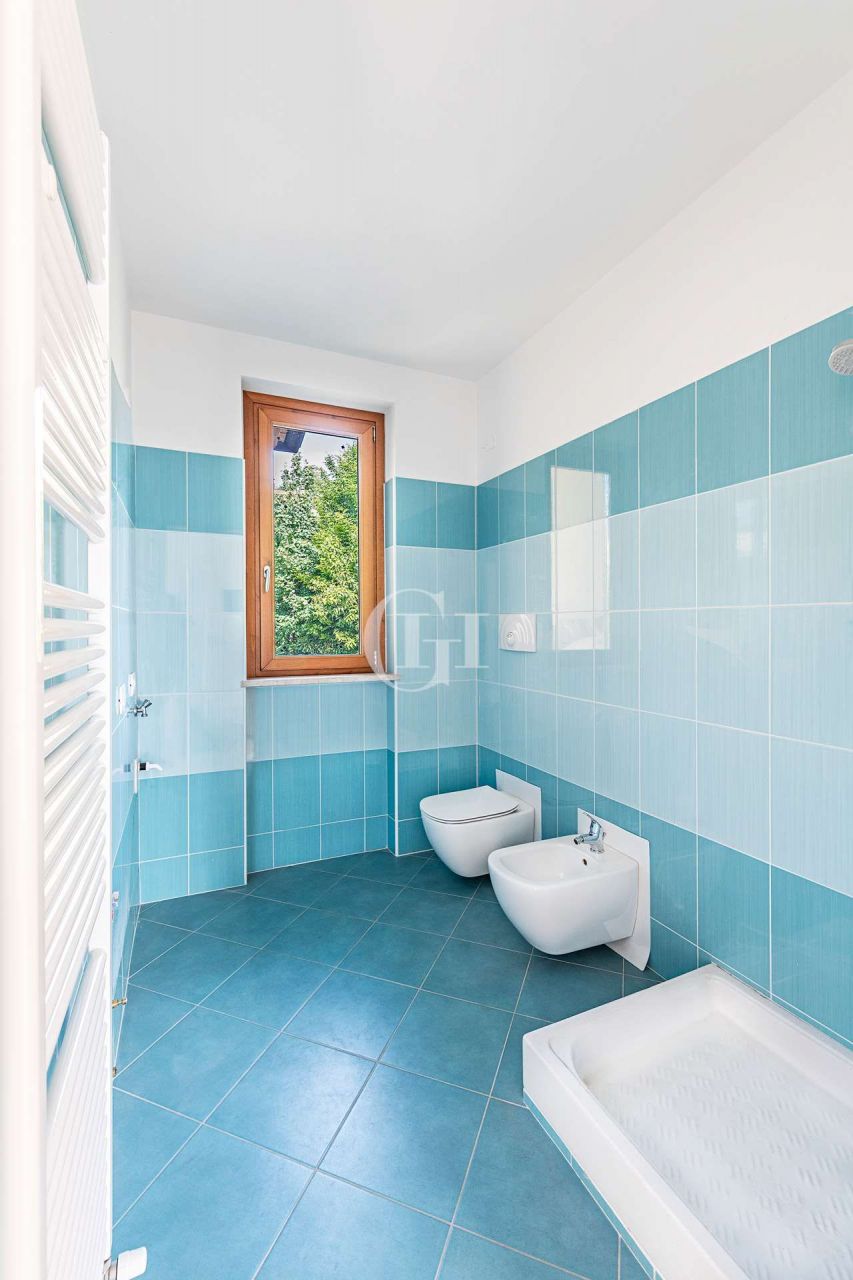 Квартира у озера Гарда, Италия, 90 м2 фото 4